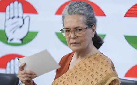 മോദി യുഗത്തിനെതിരെ രാഹുലിന്റെ പോരാട്ടം; പിന്നിൽ സോണിയയുടെ രാഷ്ട്രീയ ധൈര്യം