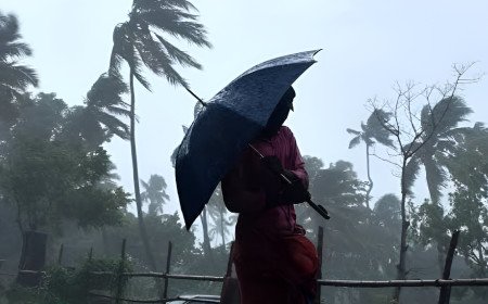 ഇടിയോടുകൂടിയ മഴയും കാറ്റും; ഒക്ടോബർ 3 വരെ ജാഗ്രതാ നിർദേശം