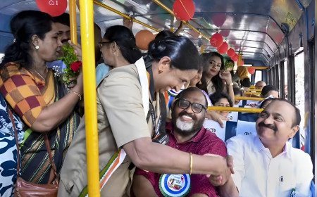 പോക്കറ്റിൽ പണമെത്തിച്ച് പ്രിയദർശിനി; കെഎസ്ആർടിസിയുടെ ബാധ്യത കുറയ്ക്കാൻ കാർഗോ സർവീസുമായി സർക്കാർ