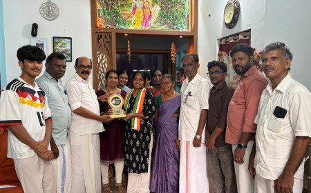 സംസ്ഥാന സ്കൂൾ ഫെൻസിങ് ചാമ്പ്യൻഷിപ്പിൽ വെങ്കല മെഡൽ; അദിതയ്ക്ക് കെ.എസ്.യുവിന്റെ ആദരം