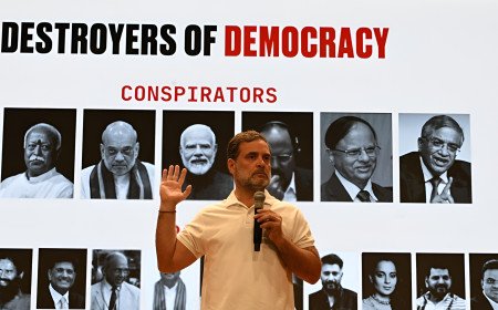 ‘തിരഞ്ഞെടുപ്പുകൾ തകർന്നു’; ഗ്യാനേഷ് കുമാറിന്റെ രാജി ആവശ്യപ്പെട്ട് രാഹുൽ ഗാന്ധി