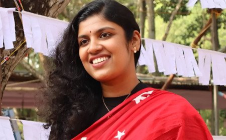 പാർട്ടി കസേര നൽകി, വിവാദം പിന്നാലെ; ചിന്ത ജെറോമിന്റെ പി.എച്ച്.ഡി വീണ്ടും കുരുക്കിൽ