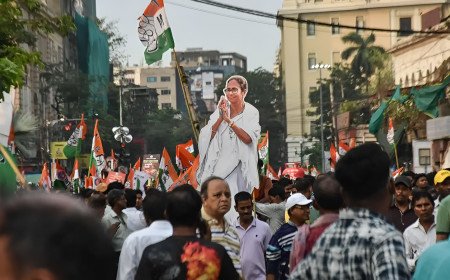 പേരും ചിഹ്നവും നഷ്ടമായി; മമതയ്ക്ക് മുന്നിൽ ഇനി എന്ത് വഴി? ബംഗാളിൽ ദിദിയുടെ രാഷ്ട്രീയ ഭാവി ചോദ്യചിഹ്നം