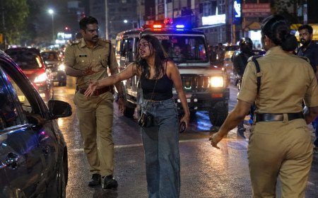 മദ്യലഹരിയിൽ നടുറോഡിൽ വാഹനങ്ങൾ തടഞ്ഞ് പണം ആവശ്യപ്പെട്ടു; യുവതി അറസ്റ്റിൽ