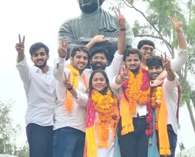 ഡൽഹി സർവകലാശാലയിൽ എബിവിപിക്ക് മൂന്ന് സീറ്റുകൾ; വൈസ് പ്രസിഡന്റ് സ്വതന്ത്ര സ്ഥാനാർഥിക്ക്