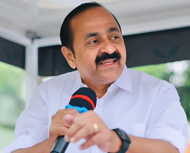 വിഴിഞ്ഞം നേട്ടവും സി.പി.എം കലഹവും: കേരള രാഷ്ട്രീയം മാറുന്ന വഴിയിൽ