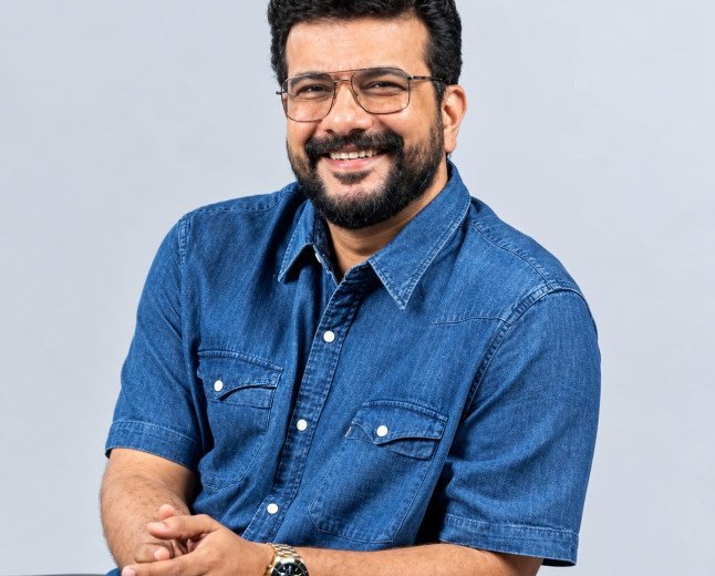 രാഹുൽ നിർത്തിയിടത്ത് നിന്ന് പിഷാരടി തുടങ്ങി; പാലക്കാടിന് പുതിയ വികസന മാതൃക