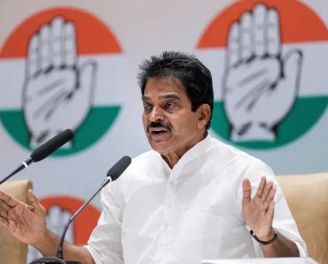 ‘ജനാധിപത്യം അട്ടിമറിക്കാനുള്ള ബിജെപി നീക്കം; കോൺഗ്രസ് ചെറുക്കും’ — കെ.സി. വേണുഗോപാൽ