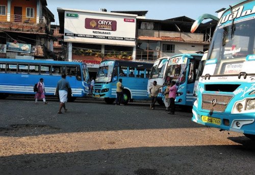 പാർക്കിംഗ് തർക്കം: സ്വകാര്യ ബസ് കണ്ടക്ടറെ മർദിച്ചെന്ന് പരാതി; കെഎസ്ആർടിസി ഡ്രൈവർക്കും കണ്ടക്ടർക്കുമെതിരെ കേസ്
