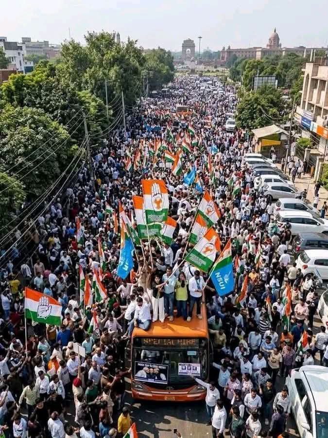 വോട്ട് ചോരിക്കെതിരെ രാഹുൽ ഗാന്ധിയുടെ നേതൃത്വത്തിൽ ദില്ലി ചലോ; ഗ്യാനേഷ് കുമാറിന്റെ രാജി ആവശ്യപ്പെട്ട് വൻ പ്രതിഷേധം