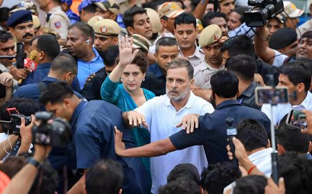 തെരുവിൽ നിന്ന് രാഷ്ട്രപതി ഭവനിലേക്ക്; ഗ്യാനേഷ് കുമാറിനെതിരെ പ്രതിപക്ഷത്തിന്റെ വമ്പൻ നീക്കം