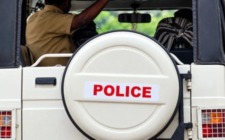കൊച്ചിയിൽ പോലീസുകാർക്ക് കുത്തേറ്റു; ആക്രമണം കൊലക്കേസ് പ്രതിയുടെ നേതൃത്വത്തിലുള്ള സംഘത്തിൽ നിന്ന്
