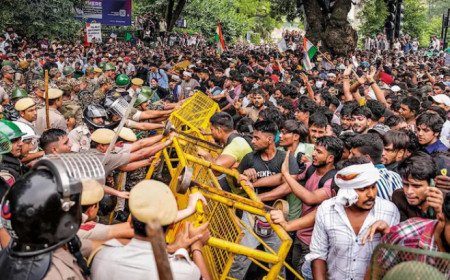 ജന്തർ മന്തർ സമരം തടയാൻ വൻ സുരക്ഷാ നീക്കം; കൊക്രോച്ച് ജനത പാർട്ടിയുടെ പ്രതിഷേധത്തിന് അനുമതി നിഷേധിച്ച് ഡൽഹി പൊലീസ്
