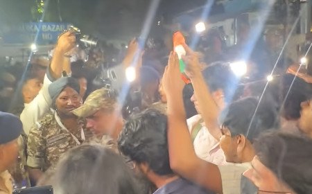 ദേശീയഗാനം പാടി പ്രതിഷേധം; ഡൽഹി പോലീസിനെ അക്ഷരാർത്ഥത്തിൽ കുഴപ്പത്തിലാക്കിയ സമരക്കാരുടെ തന്ത്രം!