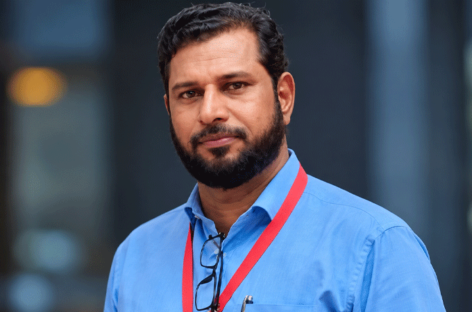 അശ്ലീലചിത്രം സമൂഹമാധ്യമങ്ങളിൽ പങ്കുവെച്ച മധു മുതിയക്കാലിനെ സ്ഥാനത്തുനിന്ന് നീക്കി സിപിഎം.