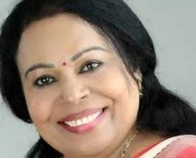 പിണറായിയുടെ ഔഷധിയിൽ ശോഭന ജോർജിന് സൗന്ദര്യചികിത്സ; നടപടി ആവശ്യപ്പെട്ട് പരാതി