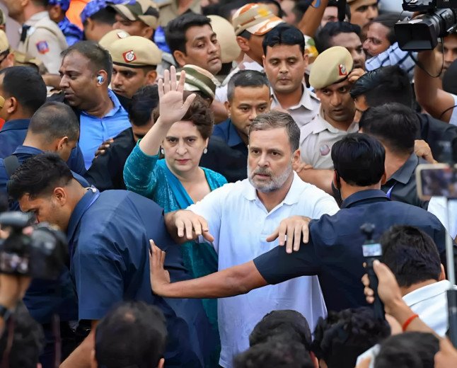 തെരുവിൽ നിന്ന് രാഷ്ട്രപതി ഭവനിലേക്ക്; ഗ്യാനേഷ് കുമാറിനെതിരെ പ്രതിപക്ഷത്തിന്റെ വമ്പൻ നീക്കം