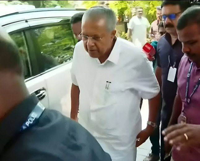 പിണറായിക്കും കുടുംബത്തിനും കുരുക്ക് മുറുകുന്നു; മാസപ്പടി കേസിൽ എസ്‌ഐടി അന്വേഷണം തുടങ്ങി