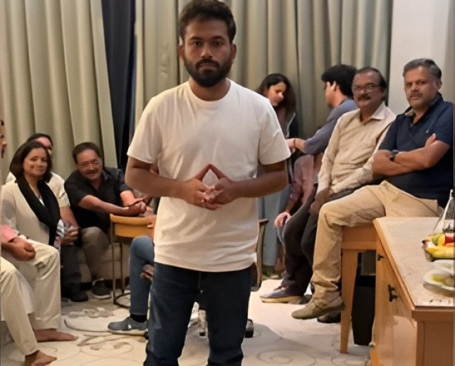 ബിജെപിയുടെ കണ്ണിലെ കരടുകൾ ഒരുമിക്കുന്നു; ഗ്യാനേഷ് കുമാറിന്റെ രാജിക്കായി വൻ പ്രതിഷേധം