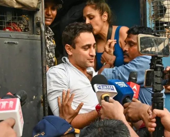 'ഒക്ടോബർ 28നകം രാജ്യം വിടണം'; സിജെപി പ്രതിഷേധത്തിൽ പങ്കെടുത്ത നടൻ ഇമ്രാൻ ഖാന് മുംബൈ പൊലീസിന്റെ നോട്ടീസ്