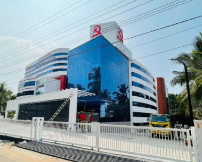 പിണറായിയുടെ ‘വീട്ടിൽ പോയി പറയണം’ പ്രയോഗം തിരിച്ചടിയായി; കാസർകോട് സിപിഎമ്മിൽ രൂക്ഷവിമർശനം