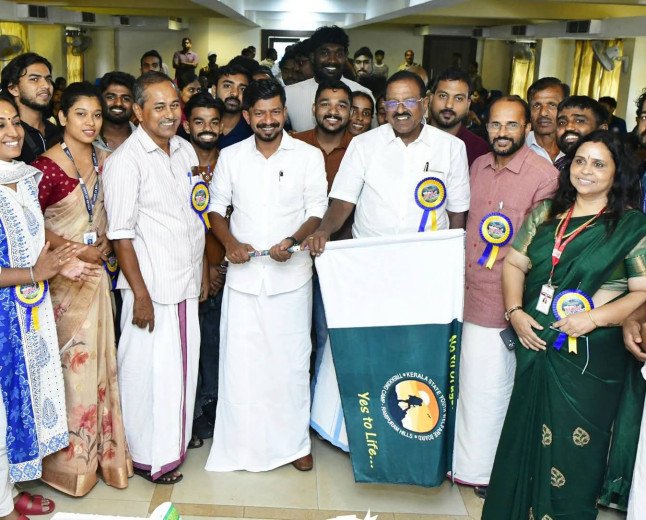 സ്ക്രീനുകളിൽ നിന്ന് കളിക്കളങ്ങളിലേക്കും പ്രകൃതിയിലേക്കും Gen Z മടങ്ങണം: മന്ത്രി ഒ.ജെ. ജനീഷ്