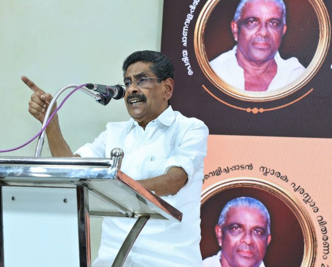 മലബാറിലെ ക്ഷേത്രങ്ങളിലെ ആചാര്യ സ്ഥാനികരുടെ പെൻഷൻ വർധിപ്പിക്കണം: മുല്ലപ്പള്ളി രാമചന്ദ്രൻ