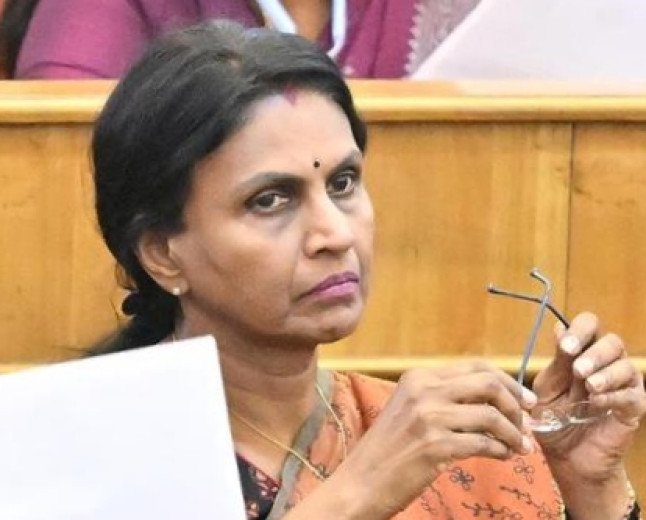 “രാജിവെച്ചോ ഇല്ലയോ? എല്ലാം ഒക്ടോബർ 11ന് പറയും”; ബിജെപിയെ വീണ്ടും വെട്ടിലാക്കി ആർ. ശ്രീലേഖ